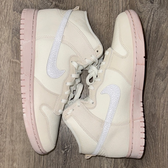 Nike Dunk High Retro Cracked Leather Swoosh - Picture 1 of 8